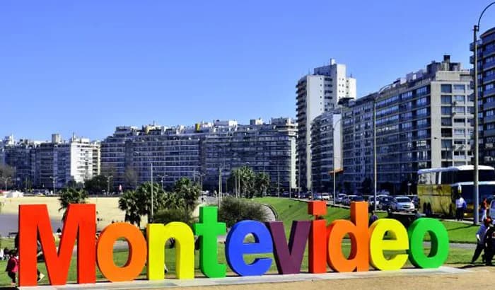 Caminatour por el barrio de la Mondiola