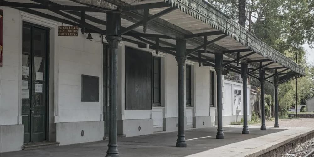 Estación de Ferrocarril Colón